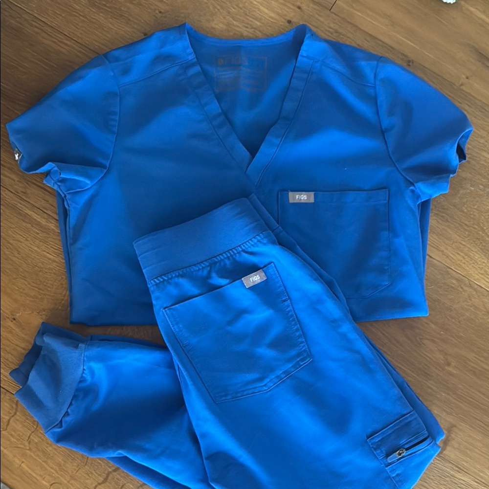 FIGS Women's Blue Scrub Set